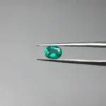 سنگ زمرد طبیعی خوشرنگ شناسنامه دار 250756