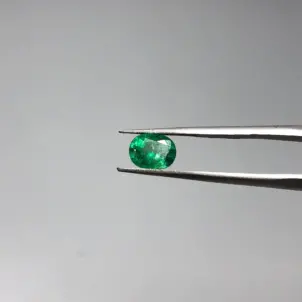 سنگ زمرد طبیعی پررنگ شناسنامه دار 250759